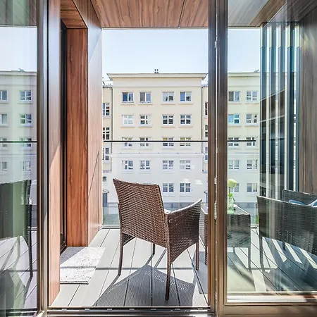 Shortstaypoland Dzielna Premium P5