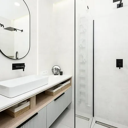 Shortstaypoland Dzielna Premium P5 *