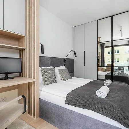 Shortstaypoland Dzielna Premium P5 *