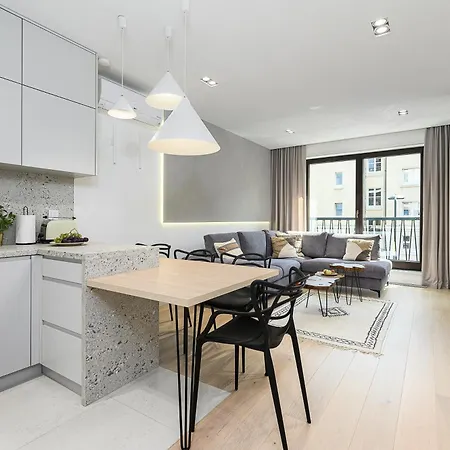 Shortstaypoland Dzielna Premium P5 *