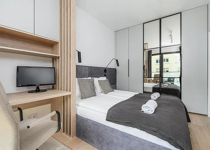 Shortstaypoland Dzielna Premium P5 *